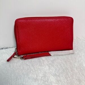 Signature Red Clutch with Textured Leather Finish ♥️♥️♥️